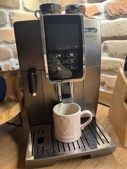 Plnoautomatický kávovar DeLonghi Dinamica Plus