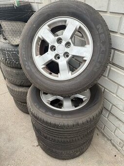 Pneu Nexen 235/60 R16 + Alu disky org. Kia 5x114,3