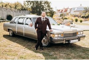 SVADOBNÉ AUTO - Cadillac Fleetwood 1979