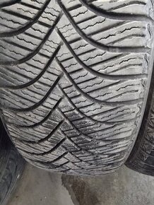 215/60R17 celoročne