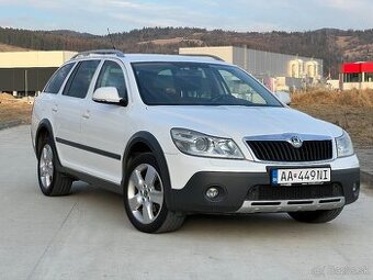 Škoda Octavia Combi Scout 2.0 TDI 4x4 Xenon Alcantara - 1