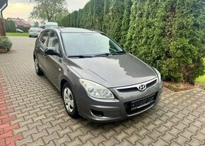 Hyundai i30 1,6 CW CRDi klima sada kol nafta manuál 66 kw - 1