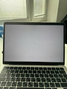 Predám MacBook Air M2 256 v perfektnom stave - 1