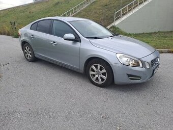 Volvo S60 D2 automat - 1