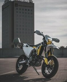 Husqvarna 701 supermoto - 1