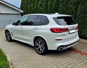 Predám BMW X5 xDrive 30d M-Paket kúp.SR