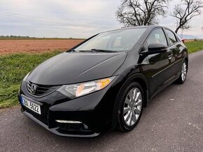 Honda Civic 2.2i-DTEC 110KW r.v 9/2013 naj 134tkm Výbava: Mu