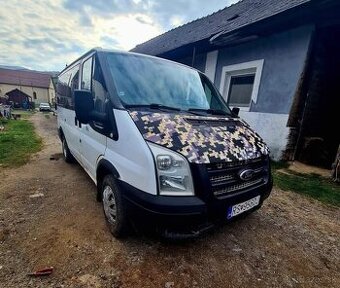 9 miestne  Ford transit turneo 2.2 TDCI 81 kw