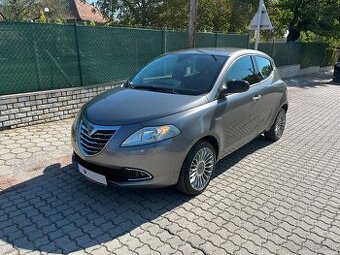 Lancia Ypsilon Gold 1.2i - iba 120tkm - 1