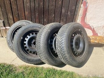 Zimné pneu 175/70 R14 na plechových diskoch