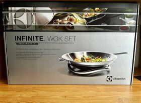 ELECTROLUX Wok Infinite pc: 190eur - 1