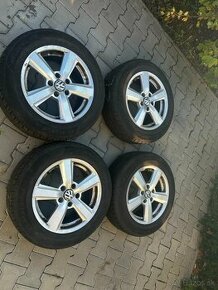 VW elektróny s letnými pneu 205/60R16