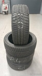 225/40R19 zimne