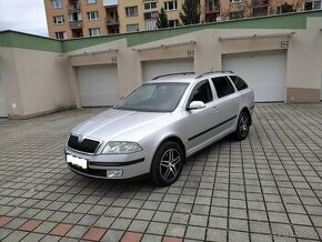 Škoda Octavia Combi 2 1,9 TDI 77kw 4x4 Elegance - 1