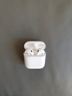 Apple AirPods 1