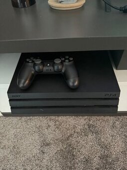 Predam PS4 Pro 1tb