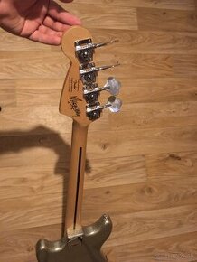 Basgitara fender squier Mikey way signature