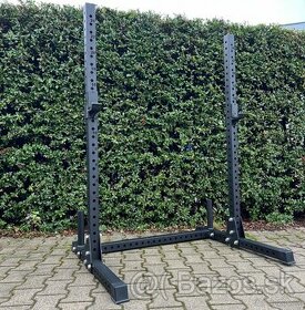 Stojan na činku - na drepy a bench press