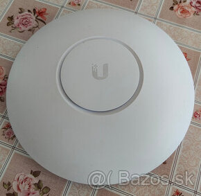 Ubiquiti, Unifi - UCG-Ultra, UAP-AC-HD - 1