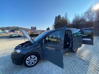 Hľadáte ideálne auto na všetko? VW Caddy Maxi 2023 je tu