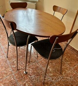 Kuchynský stôl, 4 stoličky, 2 barové stoličky