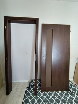 Dvere 80 cm pravé aj so zarubnou - 1