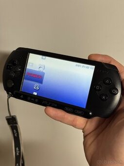 Playstation portable E1004 + pamatova karta + nabijacka