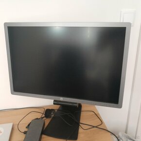 Predam LCD monitor zn. HP, 24 palcov - 1