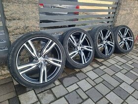 Volvo XC90 r-design 275/35 R22 Originál disky. - 1