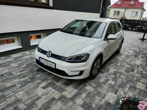 Volkswagen e golf.