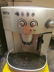 Automatický kávovar Delonghi Magnifica