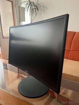 Samsung C24FG70F - 24" Full HD, 144Hz, Pivot