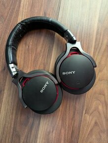 Spickove bezdrotove sluchadla Sony MDR-1BRT