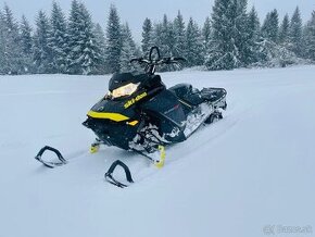 Ski Doo Summit 850 pas 154” REV - 1