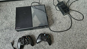 Xbox One 500GB + 2xjoypad + hry - 1