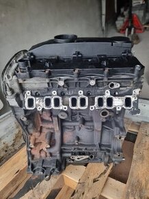 Ford tranzit  Polomotor, hlava komplet 2.2 - 1