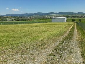 NA PREDAJ: 2 NOVÉ HALY S POZEMKOM 1,2 HA, RAŽŇANY