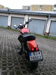 Moto guzzi V9