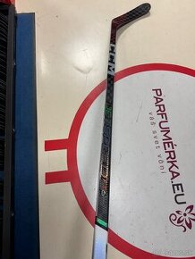 UPLNE NOVA PROFI HOKEJKA MIEROVKA CCM JETSPEED FT6 PRO BERGM