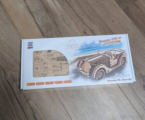 UGEARS Roadster VM-01 skladačka