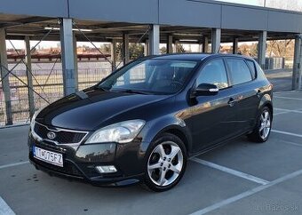 KIA CEED 1.6 SR