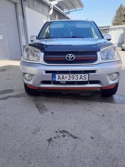 Predam toyota rav4