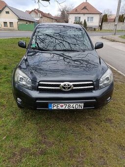 Toyota RAV4 - 1