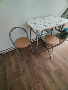 Stôl so stoličkami - 1