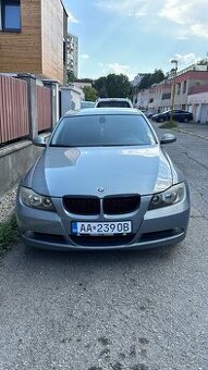 BMW E90 320i