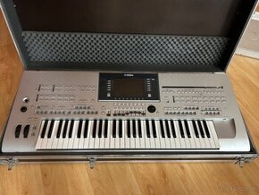 Yamaha Tyros 4