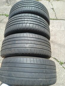 235/45 ZR18 Michelin a Bridgestone letne pneu