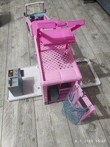 Barbie autokaravan