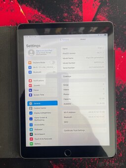 Apple IPad 5th Gen - 1