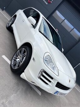 Porsche Cayenne facelift edition White